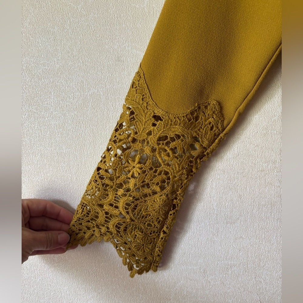 Everly | Mustard lace cuff shift dress | Women’s size S - Picture 5 of 6